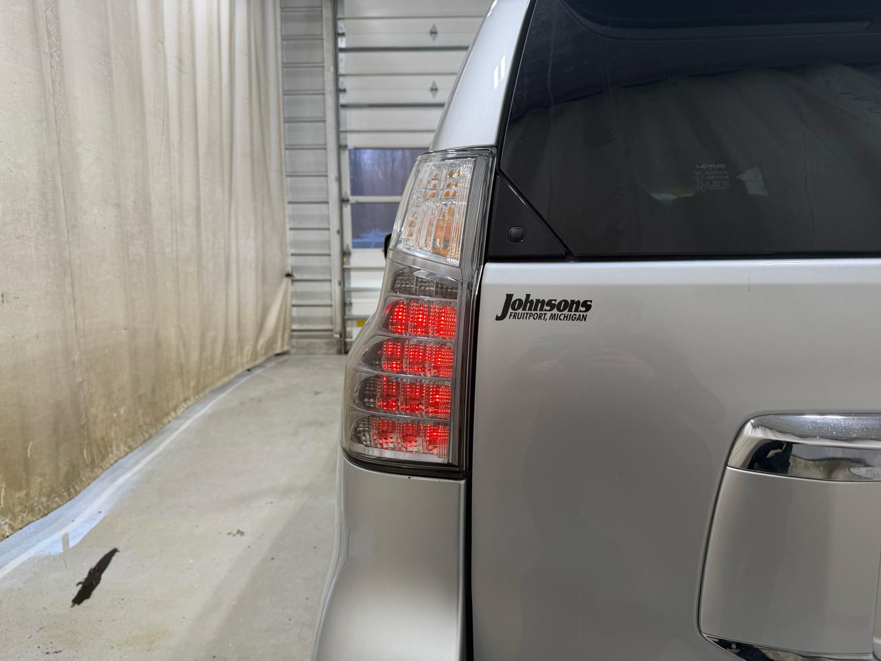 Lexus GX 460 4WD 4dr Premium 2015