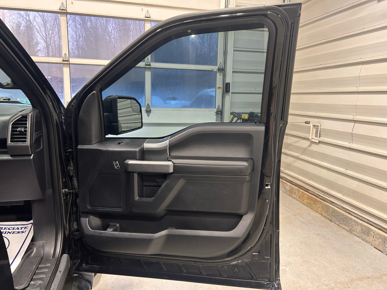 Ford F-150 4WD SuperCrew 150" FX4 2016