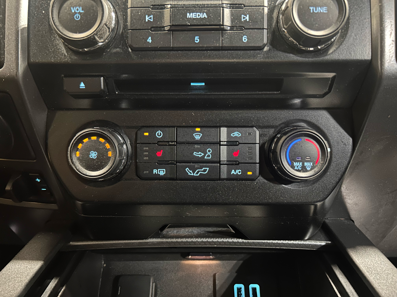 Ford F-150 4WD SuperCrew 150" FX4 2016