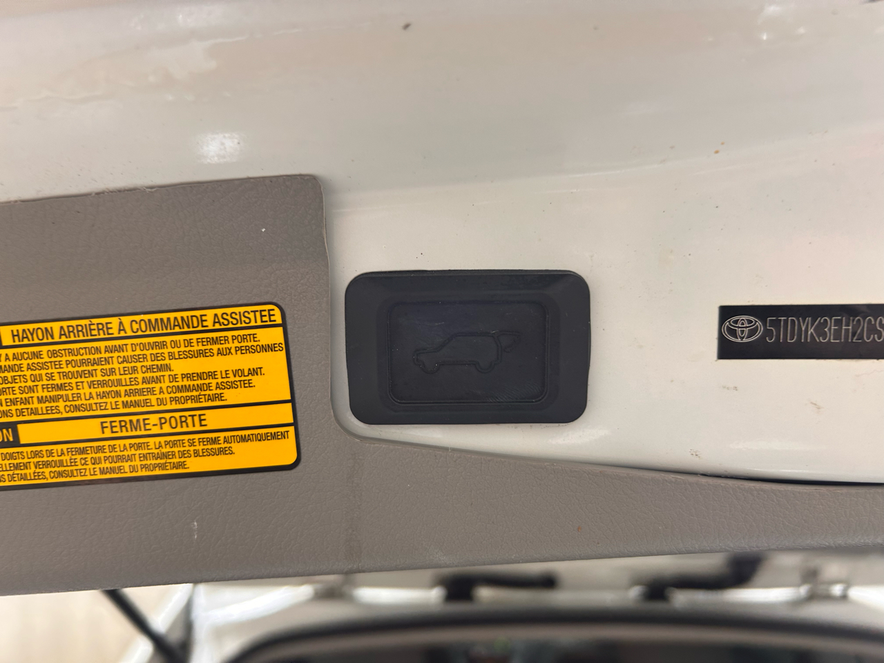 Toyota Highlander FWD 4dr V6 Limited (Natl) 2012