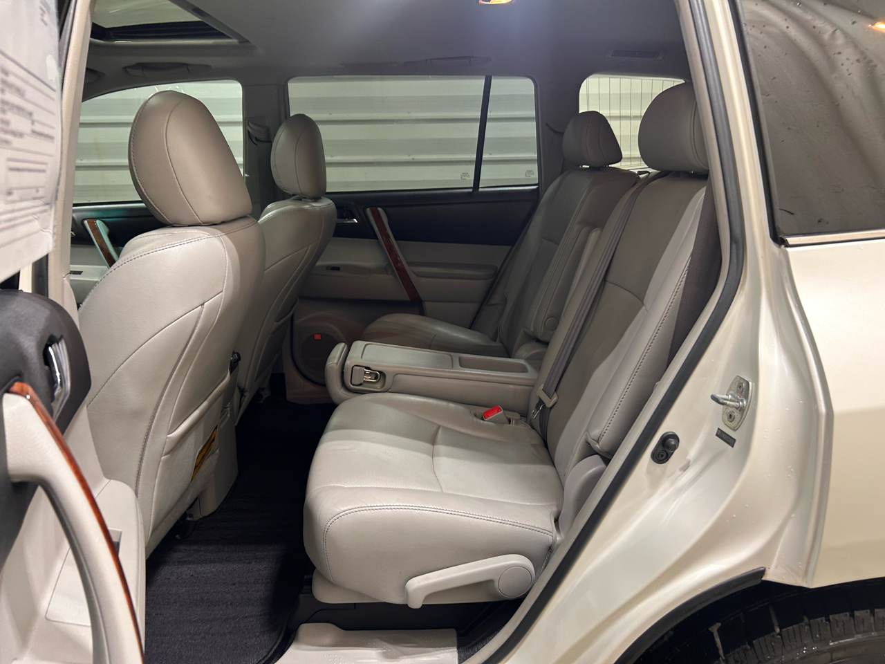 Toyota Highlander FWD 4dr V6 Limited (Natl) 2012