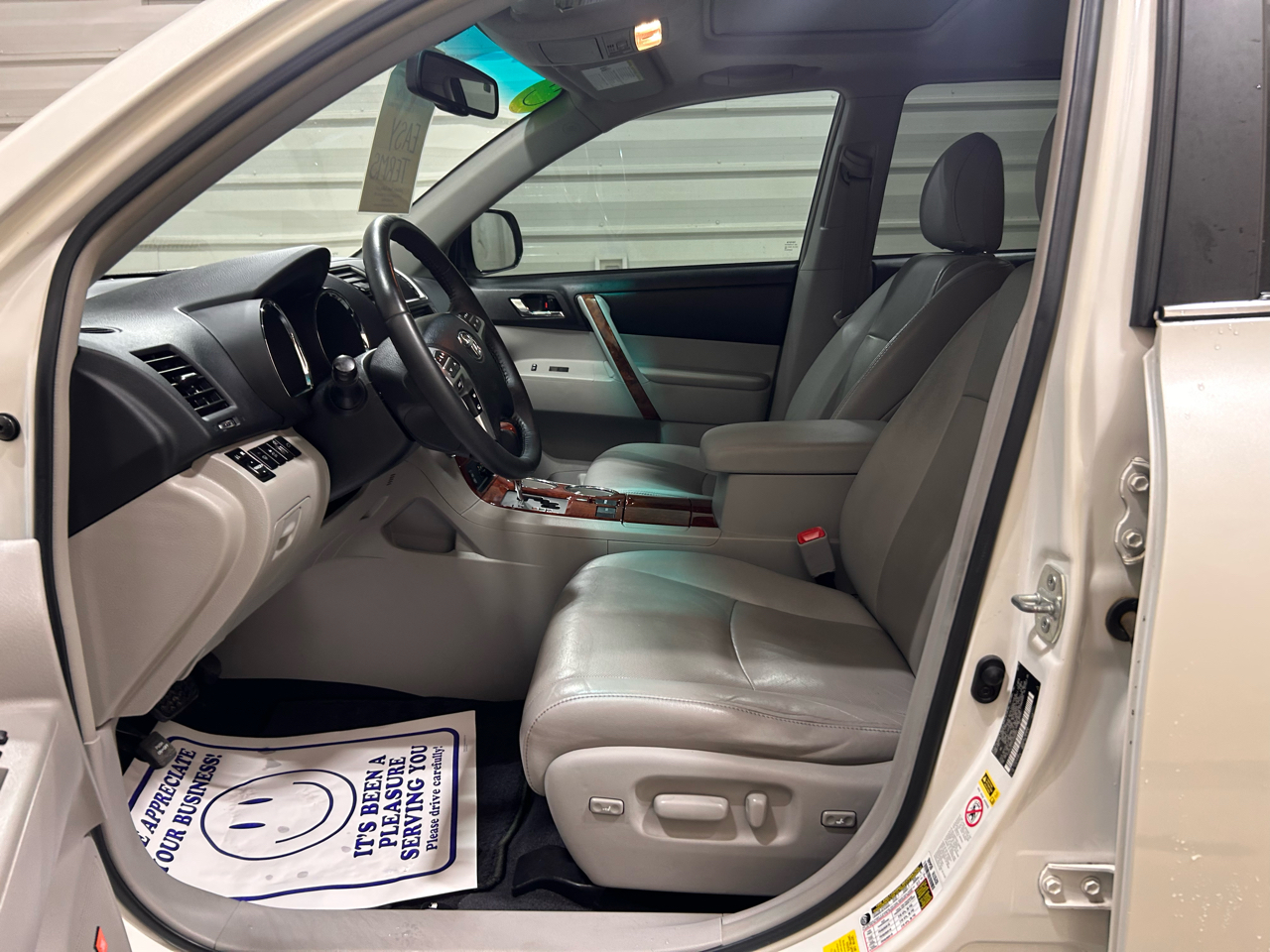 Toyota Highlander FWD 4dr V6 Limited (Natl) 2012