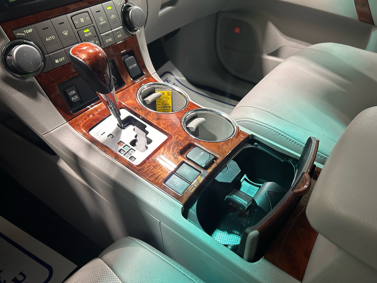 Toyota Highlander FWD 4dr V6 Limited (Natl) 2012