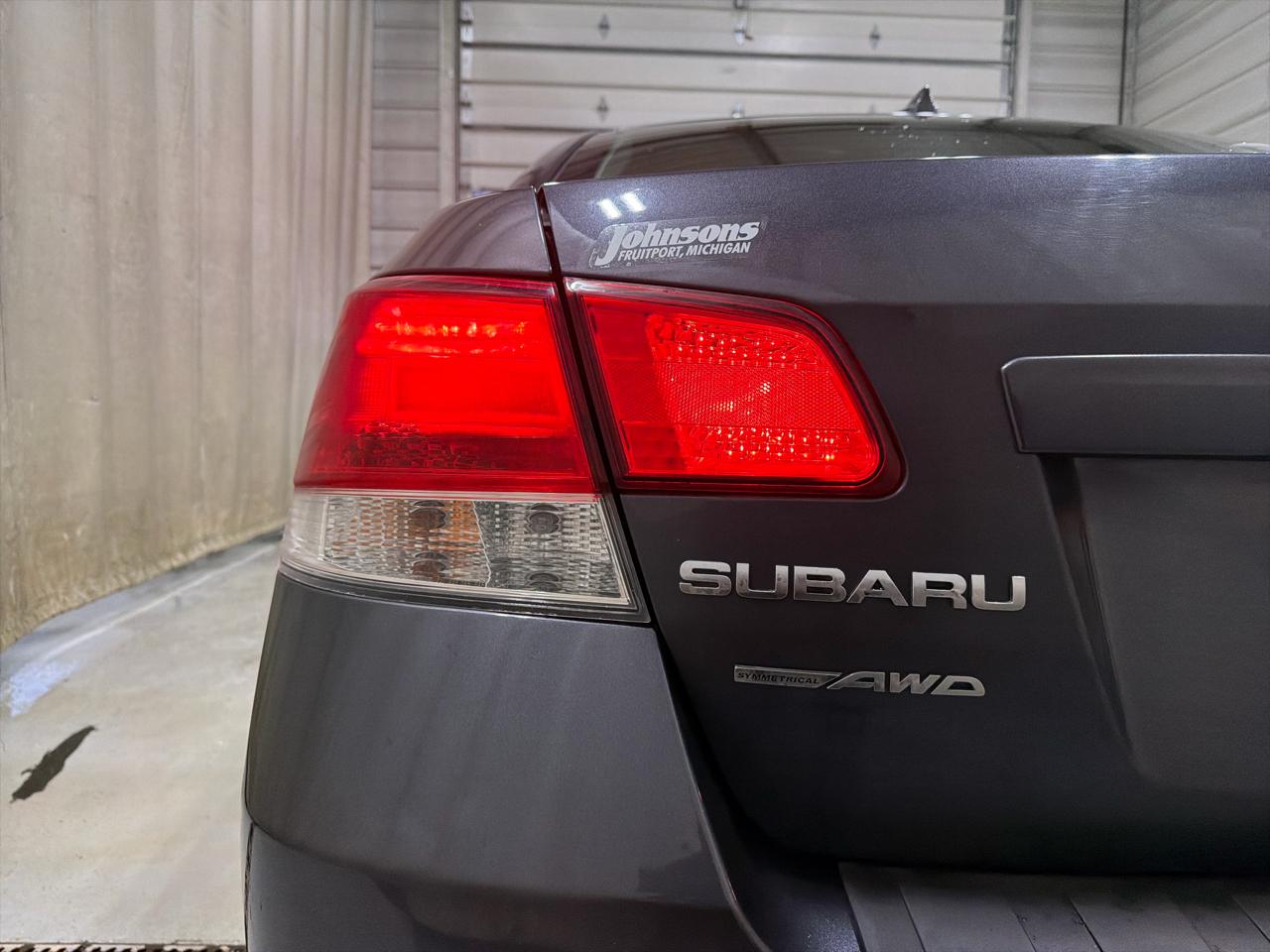 Subaru Legacy 4dr Sdn H4 Auto 2.5i Limited 2013