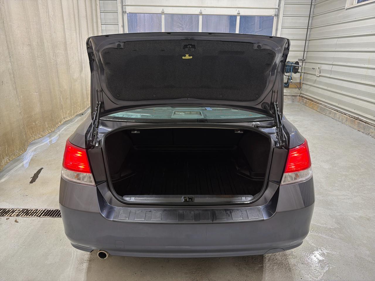 Subaru Legacy 4dr Sdn H4 Auto 2.5i Limited 2013