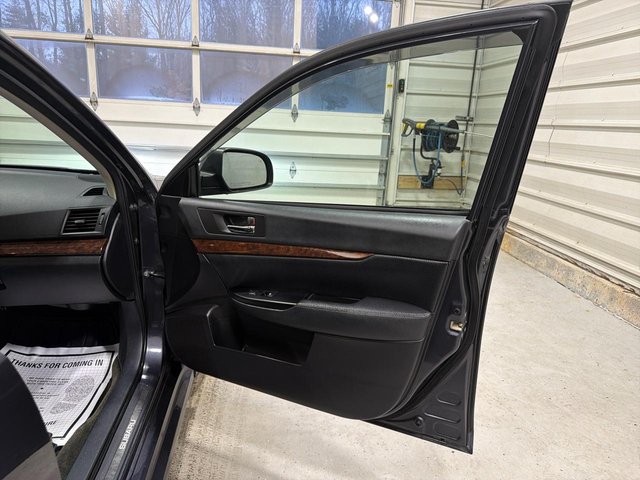 Subaru Legacy 4dr Sdn H4 Auto 2.5i Limited 2013