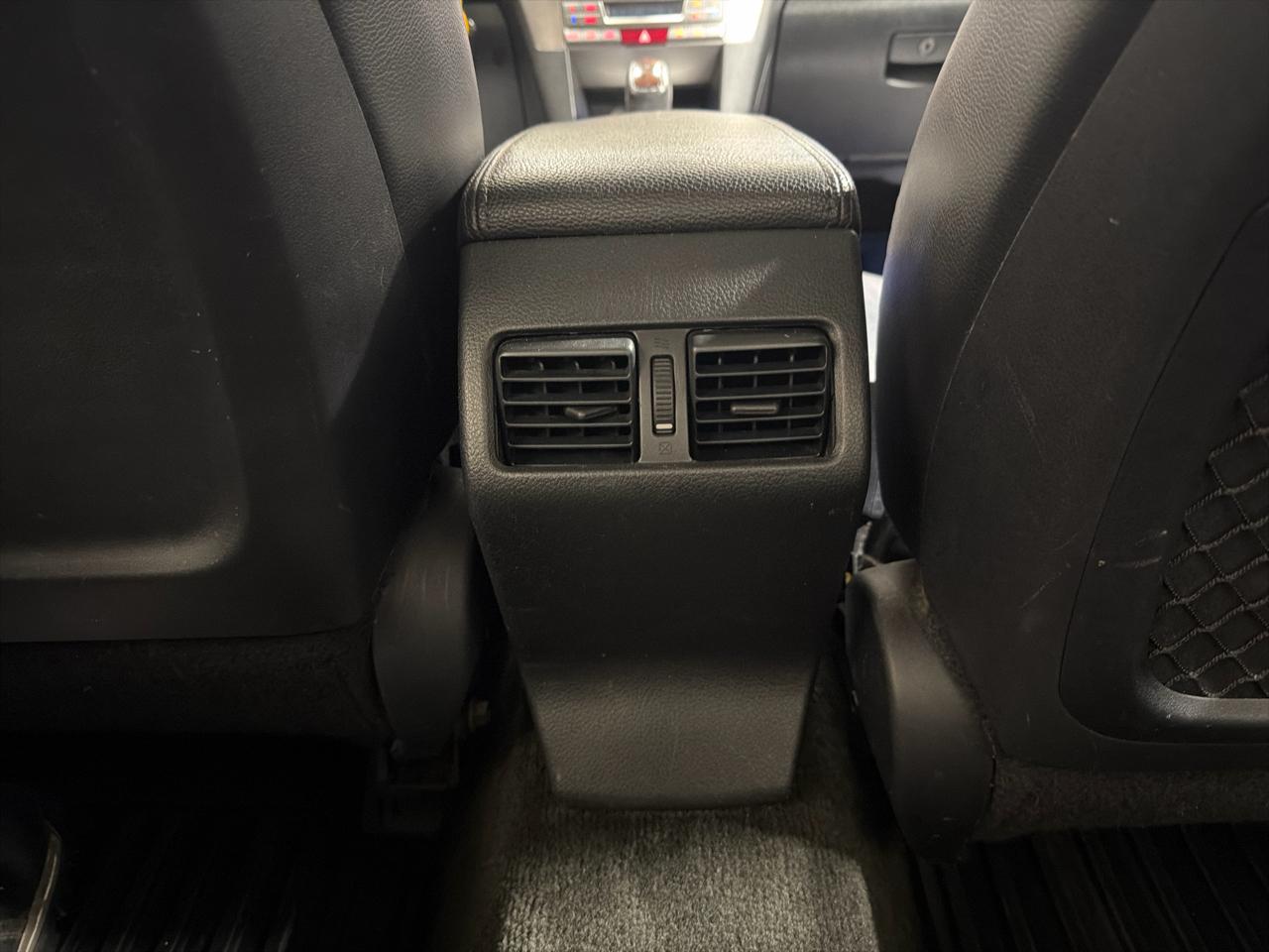 Subaru Legacy 4dr Sdn H4 Auto 2.5i Limited 2013