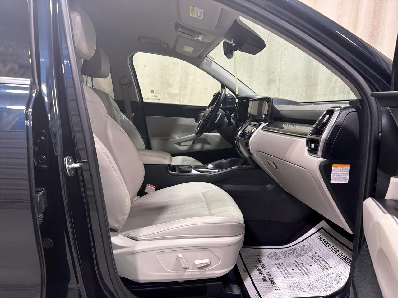 Kia Sorento Hybrid EX AWD 2023