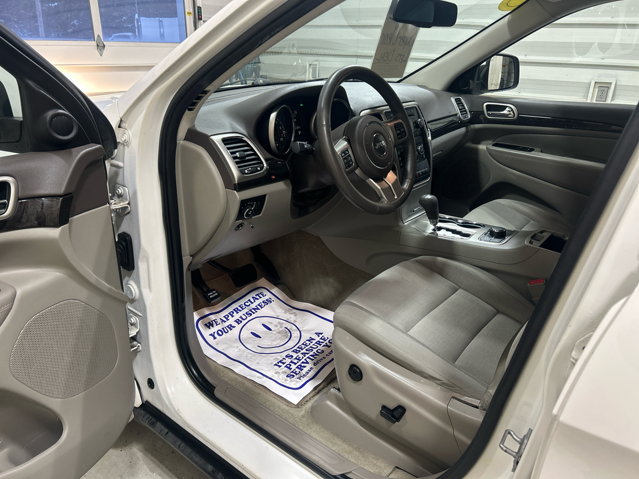 Jeep Grand Cherokee 4WD 4dr Laredo 2011