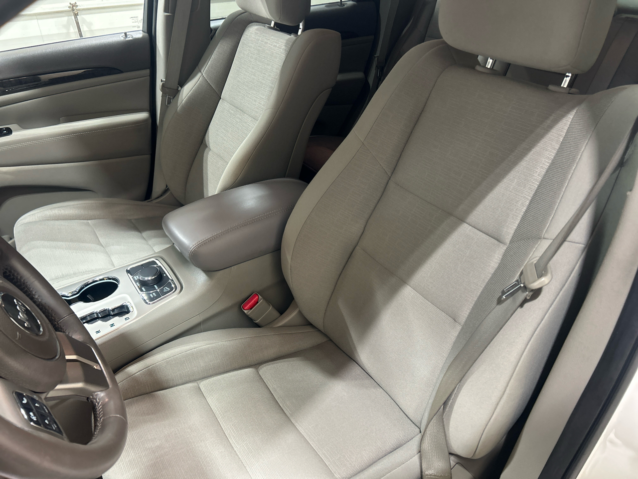 Jeep Grand Cherokee 4WD 4dr Laredo 2011