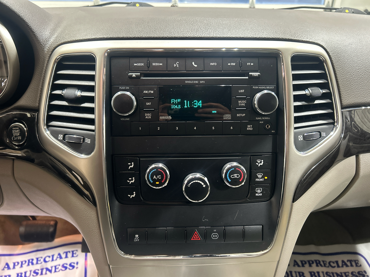 Jeep Grand Cherokee 4WD 4dr Laredo 2011