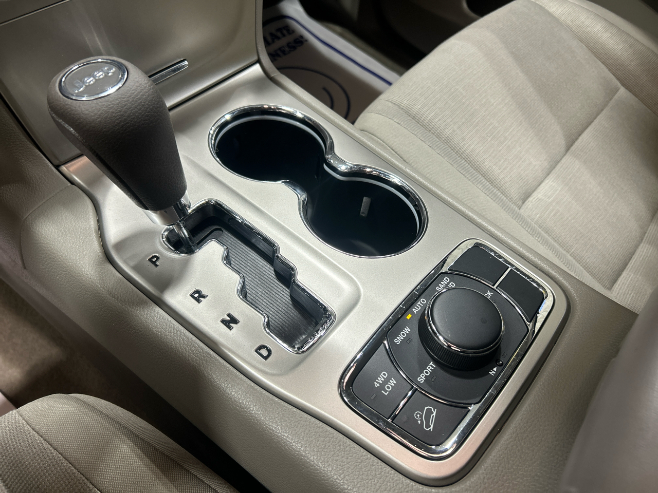 Jeep Grand Cherokee 4WD 4dr Laredo 2011