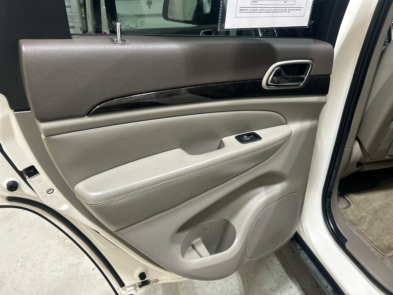 Jeep Grand Cherokee 4WD 4dr Laredo 2011