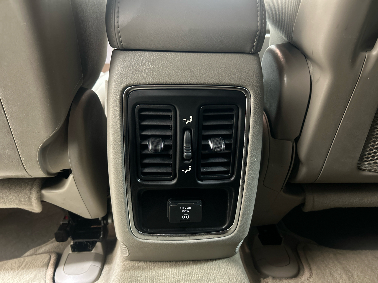 Jeep Grand Cherokee 4WD 4dr Laredo 2011