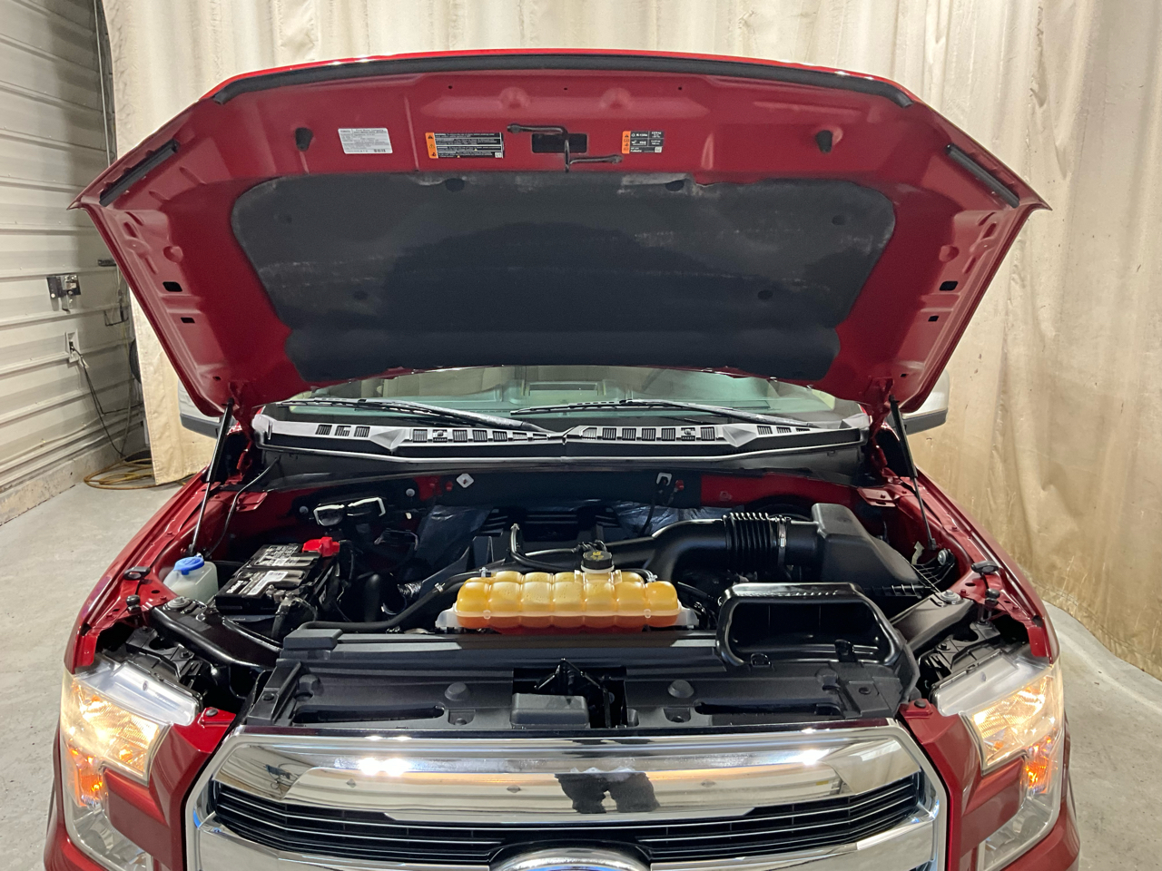 Ford F-150 2WD SuperCrew 157" Lariat 2016