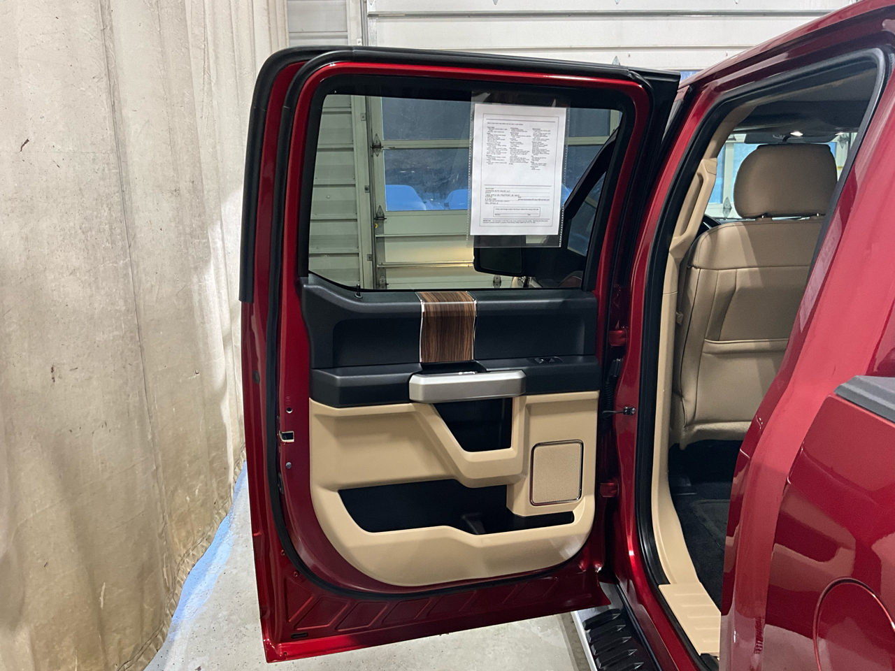 Ford F-150 2WD SuperCrew 157" Lariat 2016