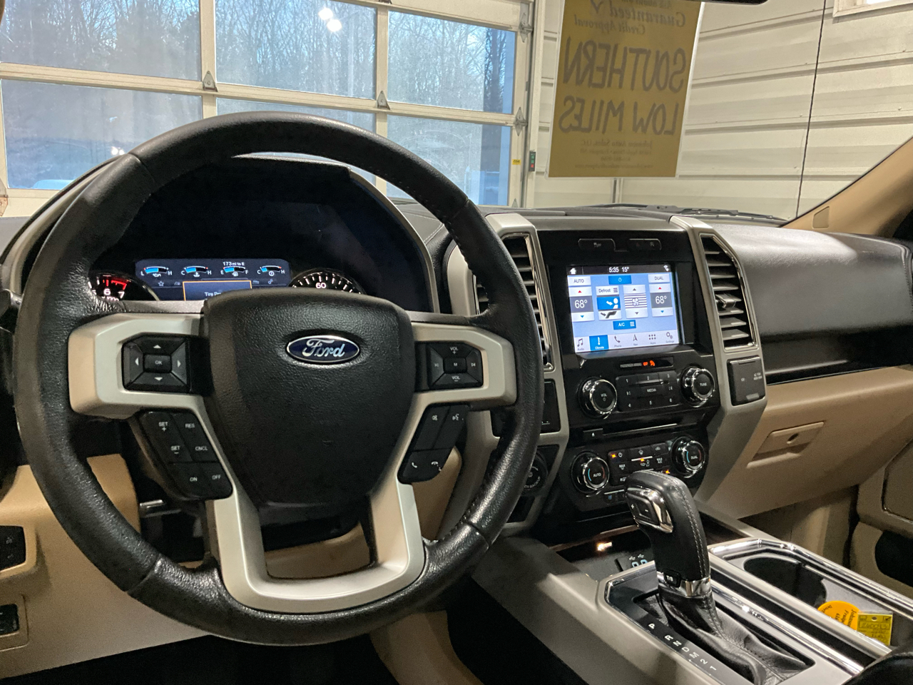 Ford F-150 2WD SuperCrew 157" Lariat 2016