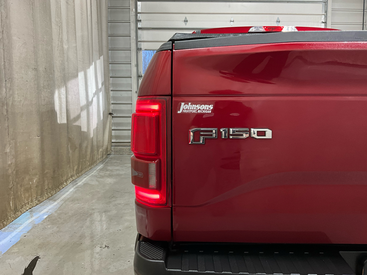 Ford F-150 2WD SuperCrew 157" Lariat 2016