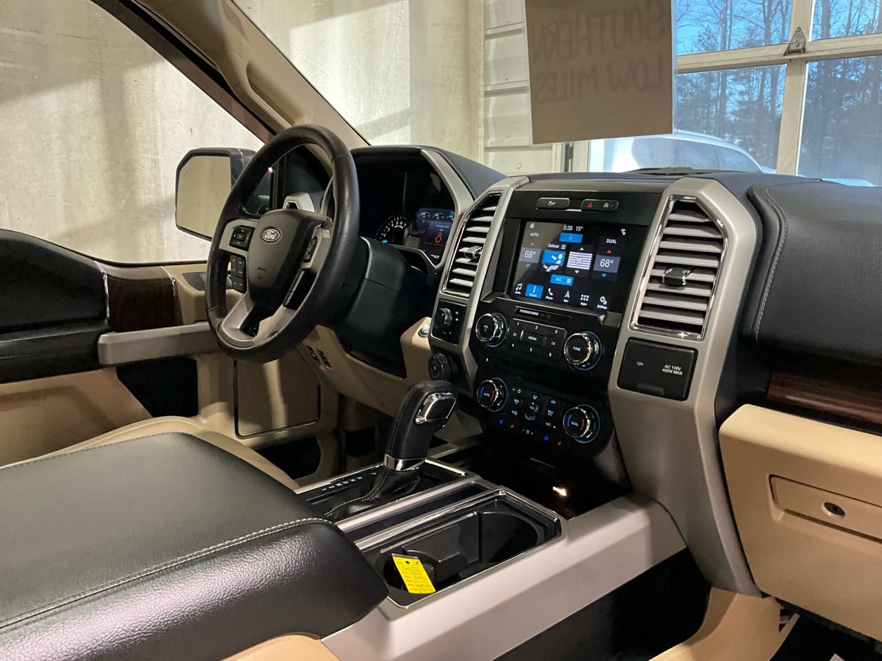 Ford F-150 2WD SuperCrew 157" Lariat 2016