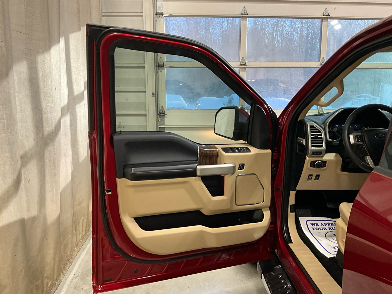 Ford F-150 2WD SuperCrew 157" Lariat 2016