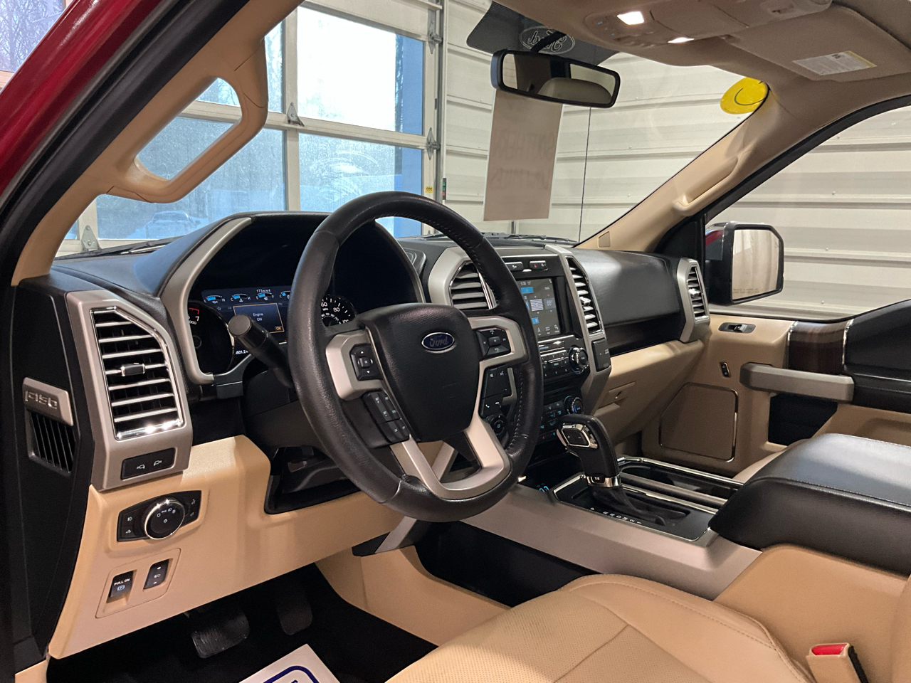 Ford F-150 2WD SuperCrew 157" Lariat 2016