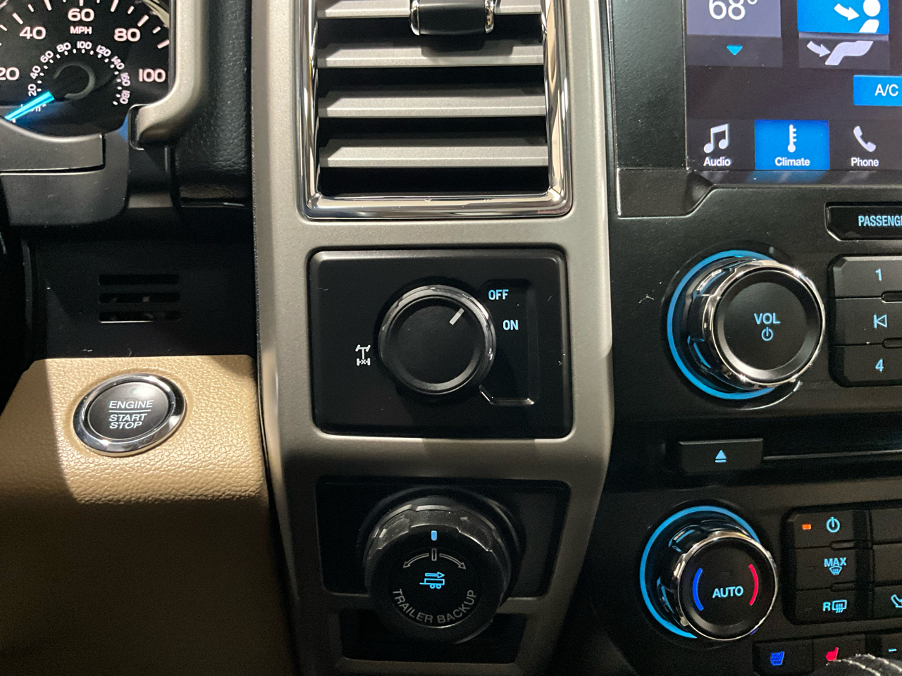 Ford F-150 2WD SuperCrew 157" Lariat 2016