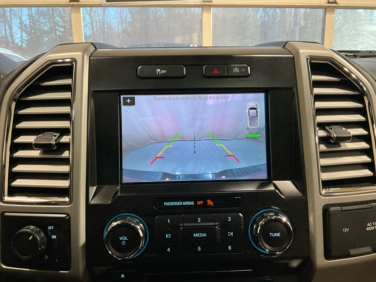 Ford F-150 2WD SuperCrew 157" Lariat 2016