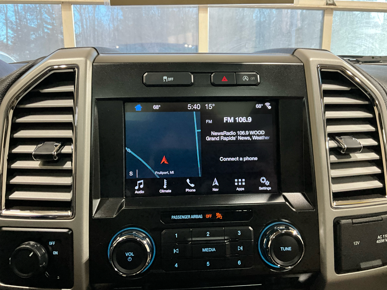 Ford F-150 2WD SuperCrew 157" Lariat 2016