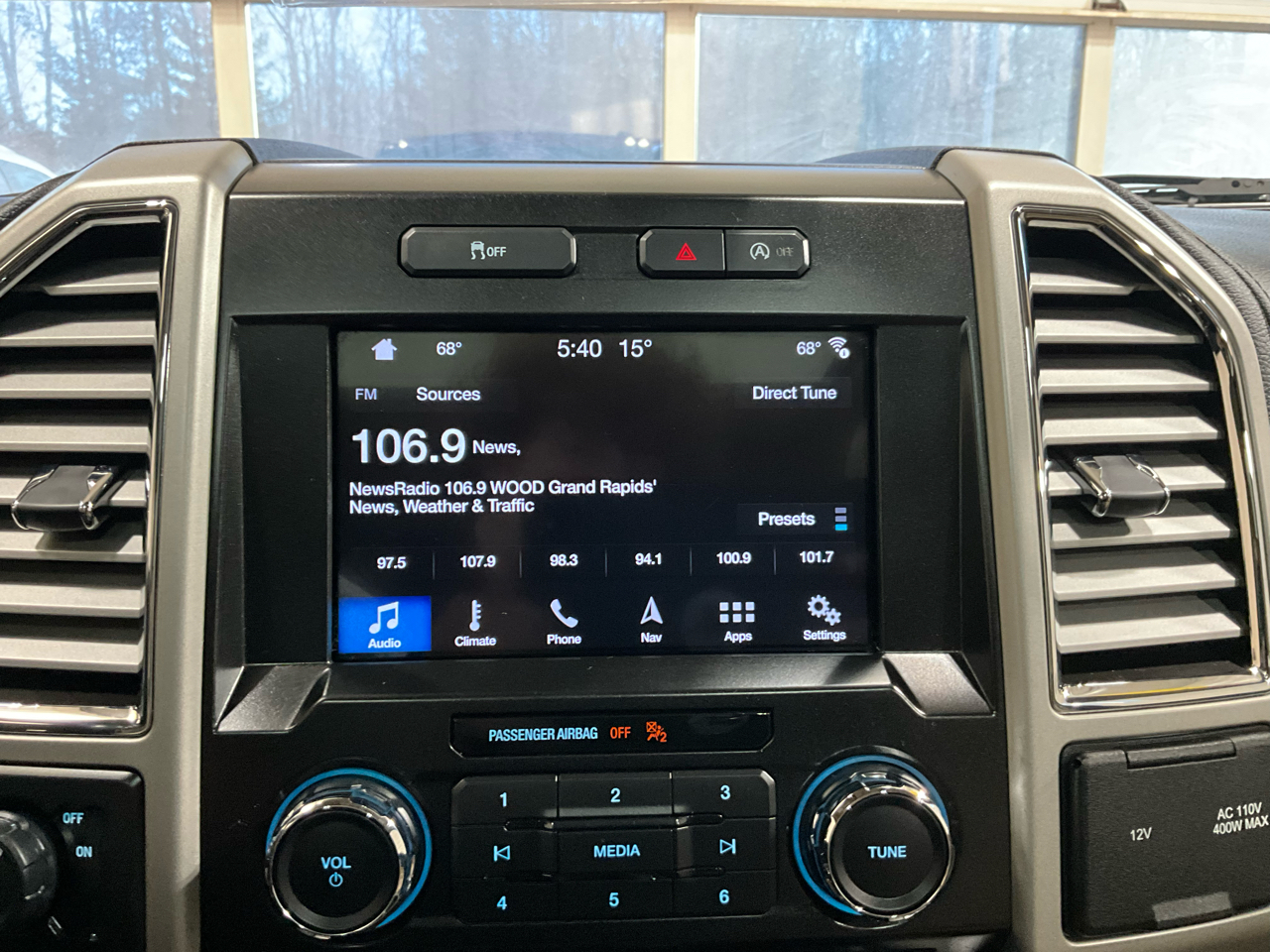 Ford F-150 2WD SuperCrew 157" Lariat 2016