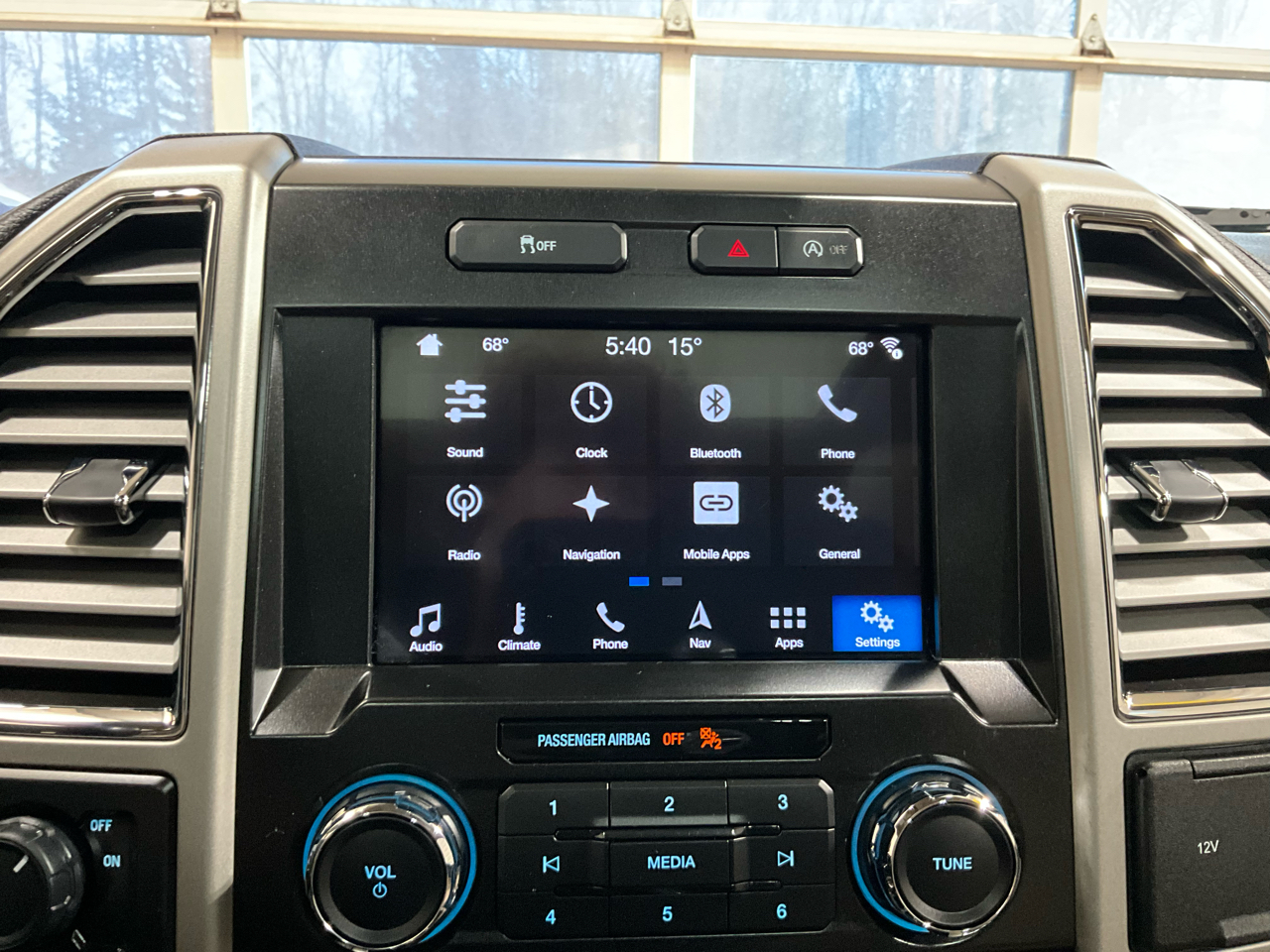 Ford F-150 2WD SuperCrew 157" Lariat 2016