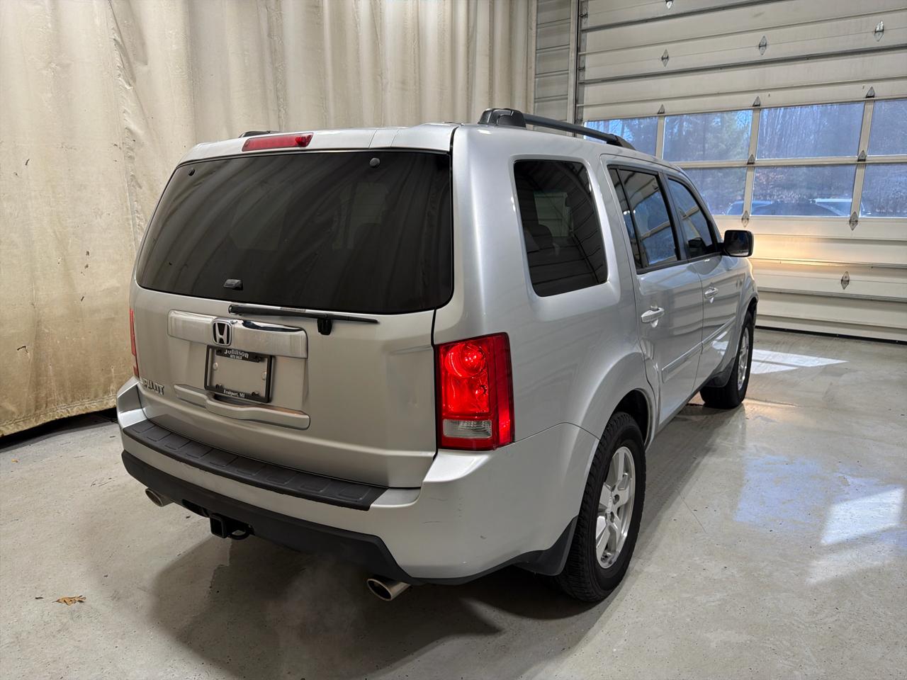 Honda Pilot 2WD 4dr EX-L 2011