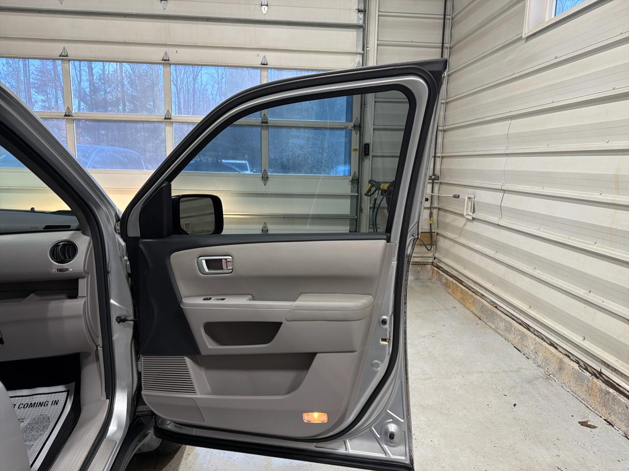 Honda Pilot 2WD 4dr EX-L 2011