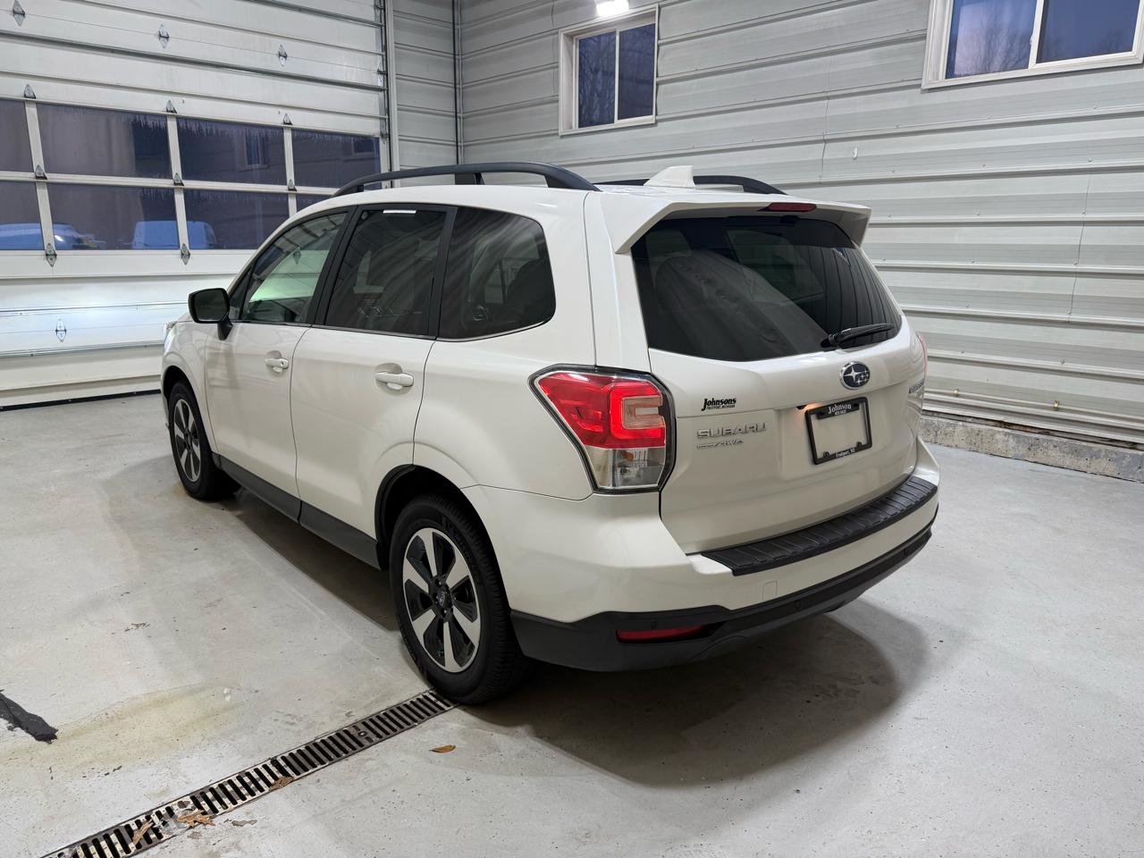 Subaru Forester 2.5i Limited CVT 2017