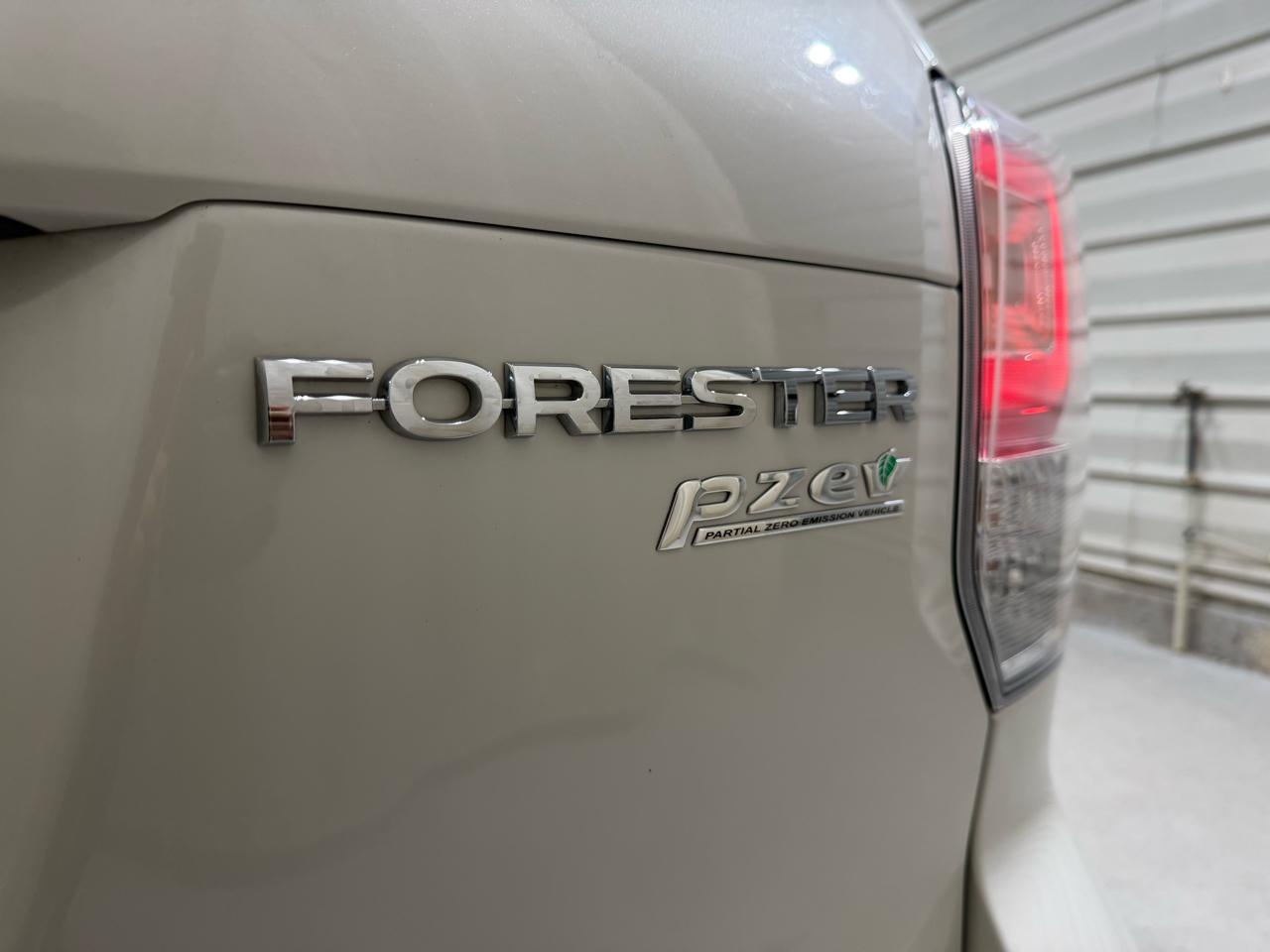 Subaru Forester 2.5i Limited CVT 2017