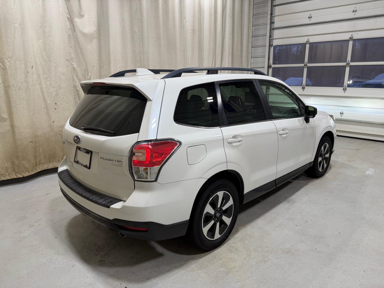 Subaru Forester 2.5i Limited CVT 2017
