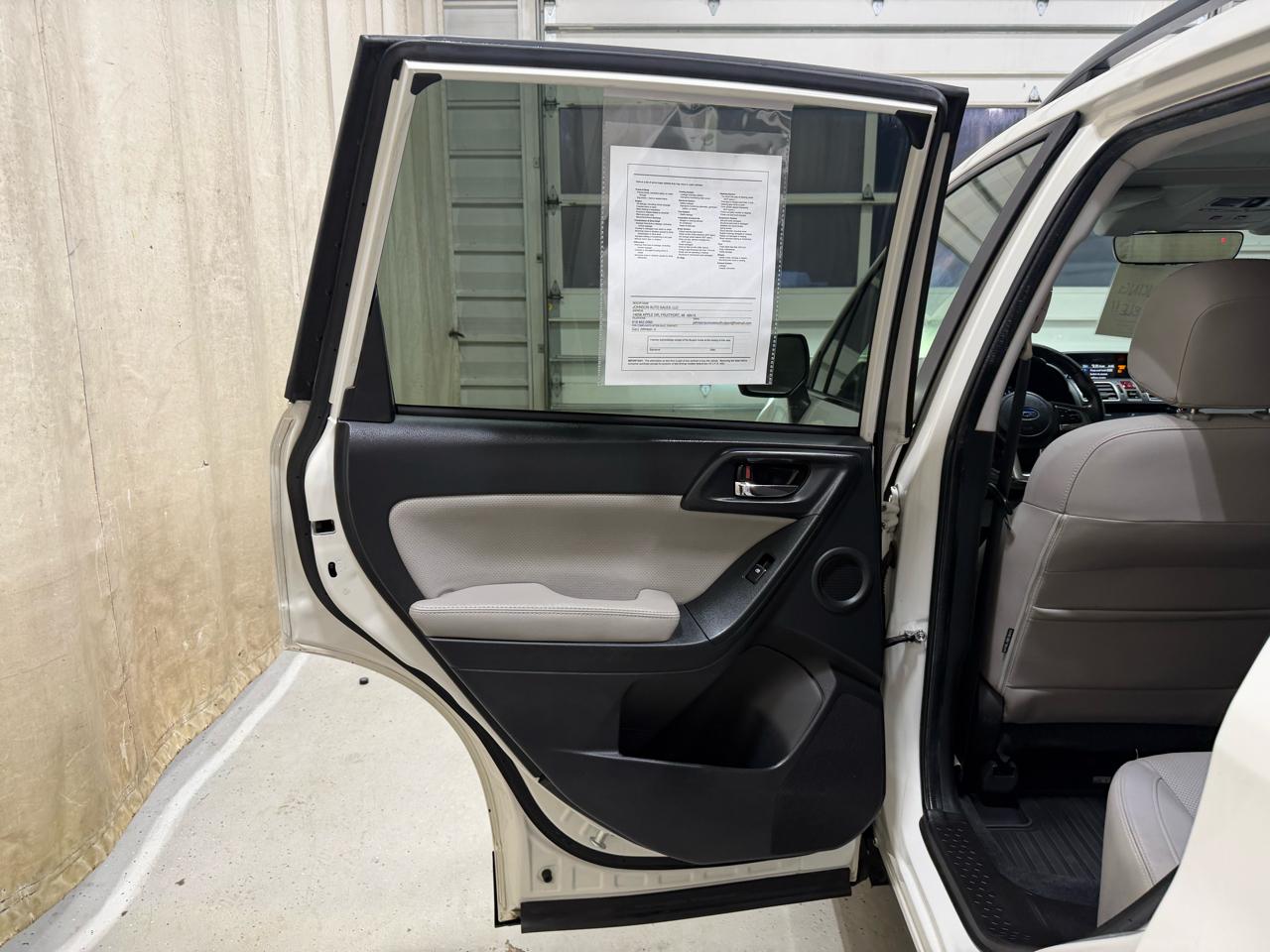 Subaru Forester 2.5i Limited CVT 2017