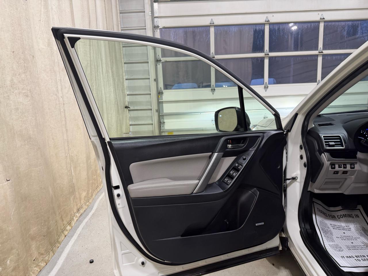 Subaru Forester 2.5i Limited CVT 2017