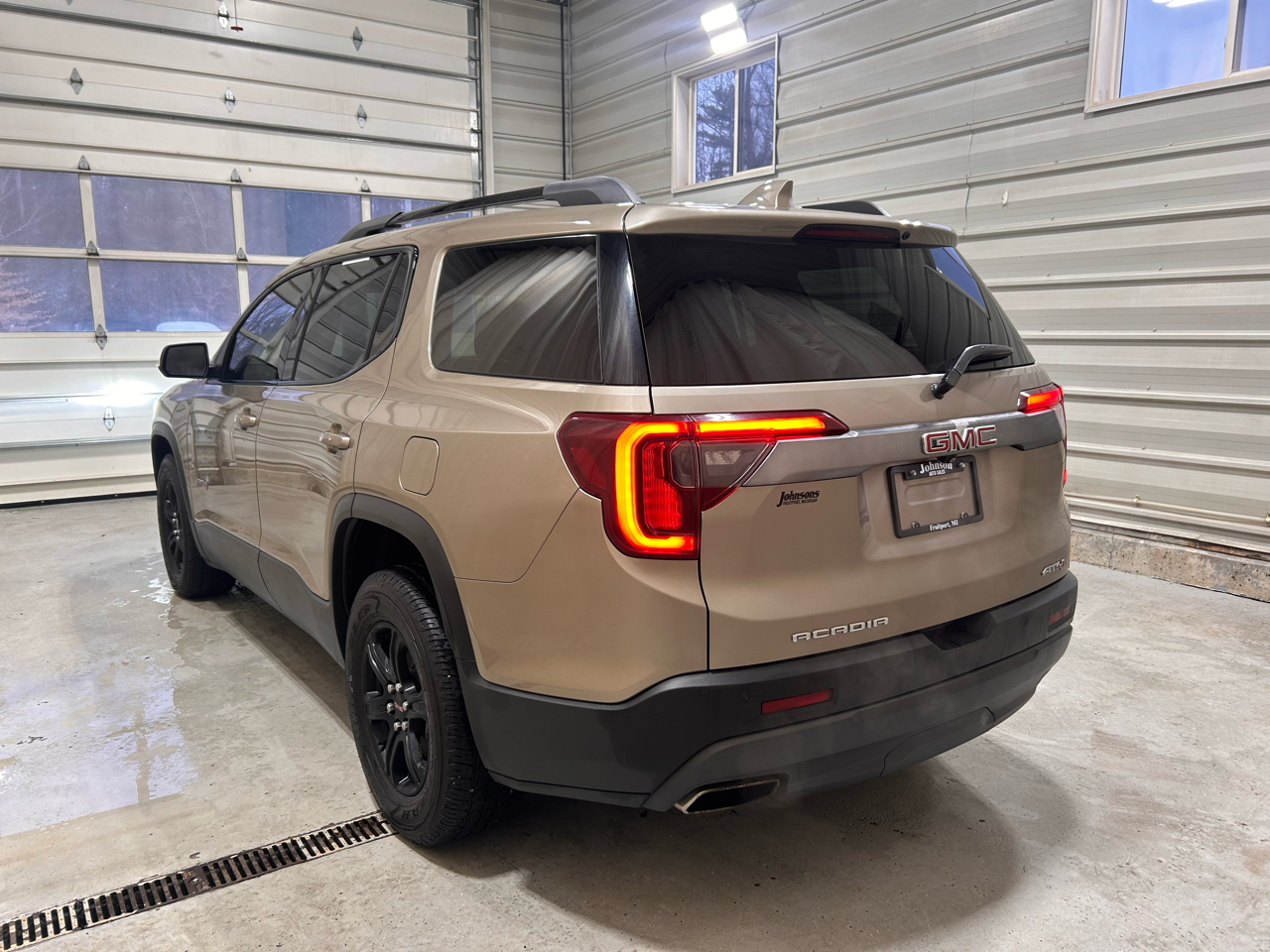 GMC Acadia AWD 4dr AT4 2022