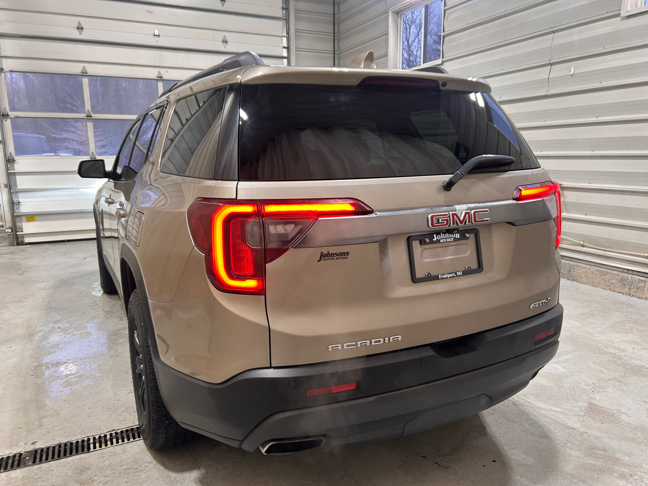 GMC Acadia AWD 4dr AT4 2022