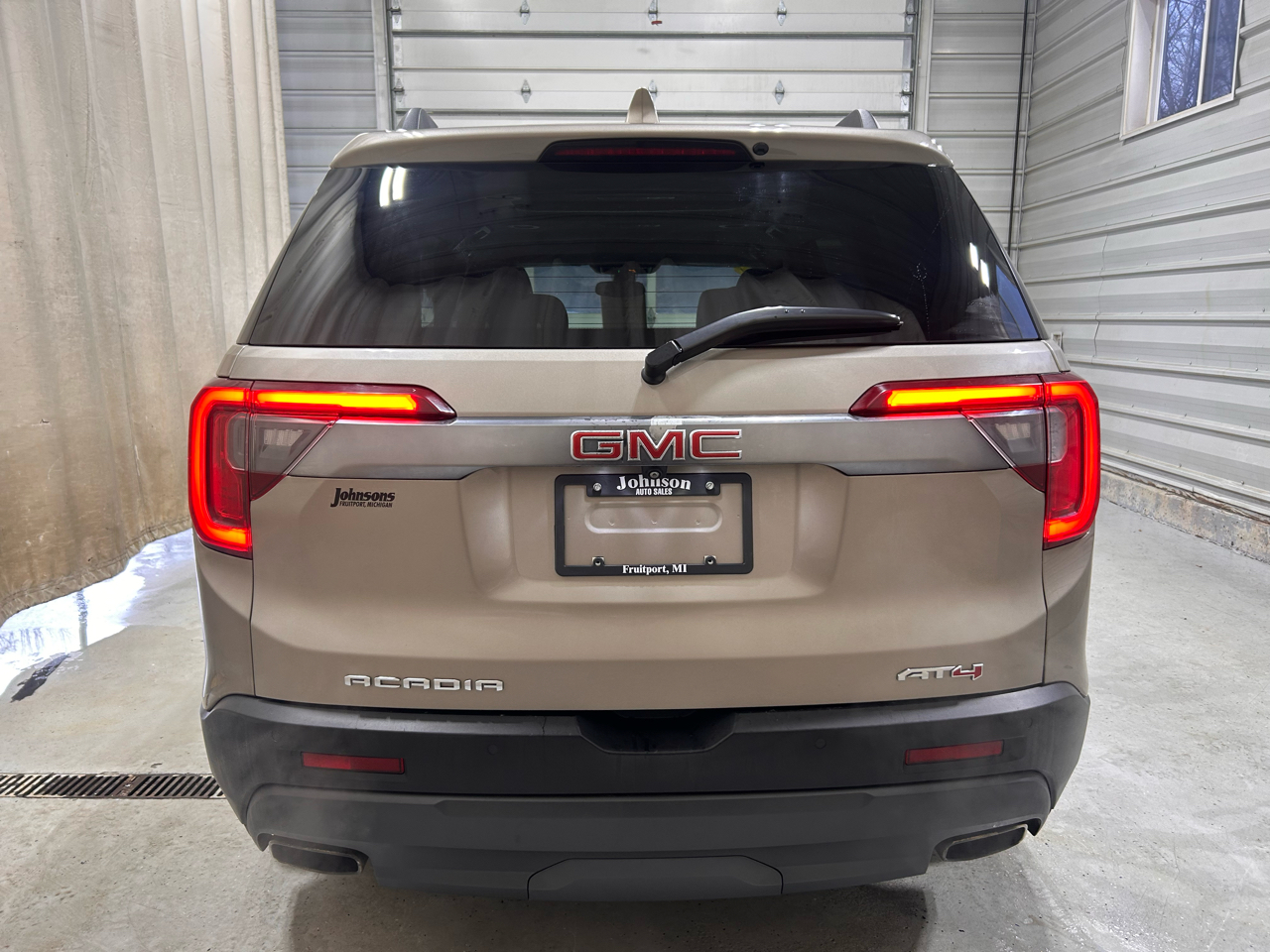 GMC Acadia AWD 4dr AT4 2022