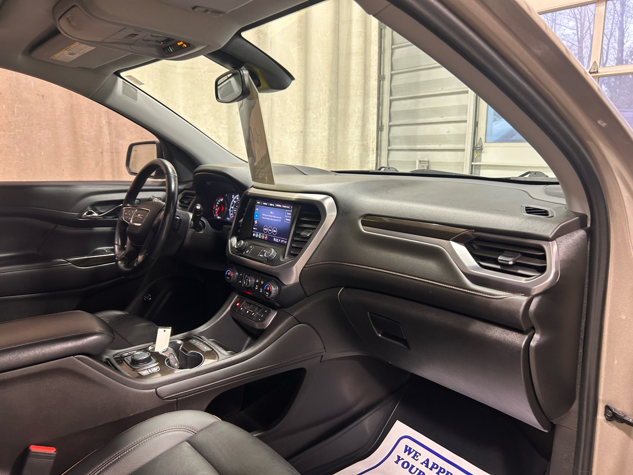 GMC Acadia AWD 4dr AT4 2022