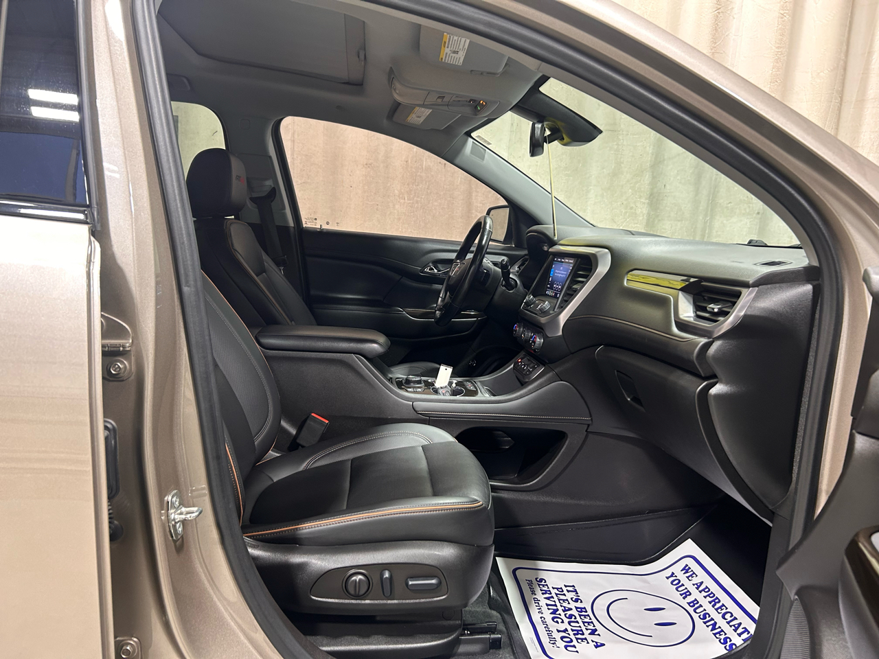 GMC Acadia AWD 4dr AT4 2022