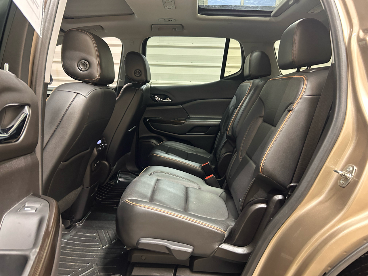 GMC Acadia AWD 4dr AT4 2022