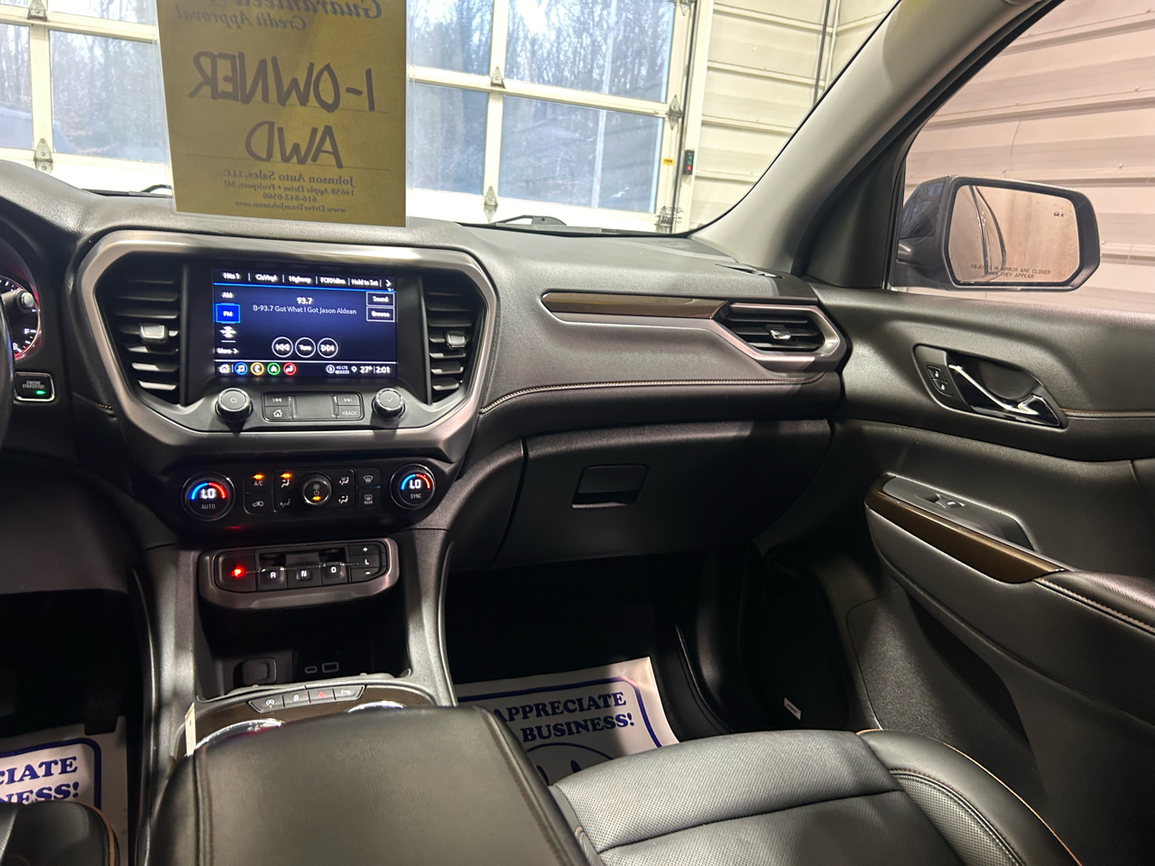 GMC Acadia AWD 4dr AT4 2022