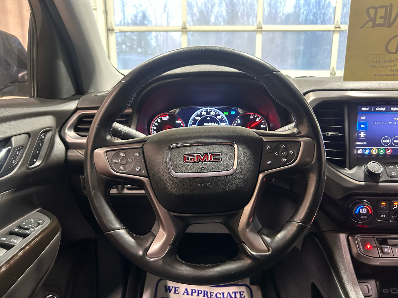 GMC Acadia AWD 4dr AT4 2022