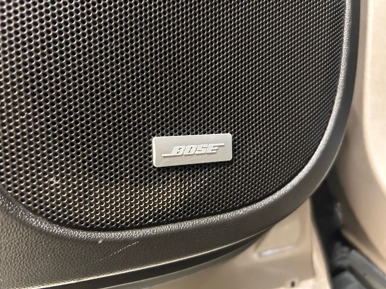 GMC Acadia AWD 4dr AT4 2022