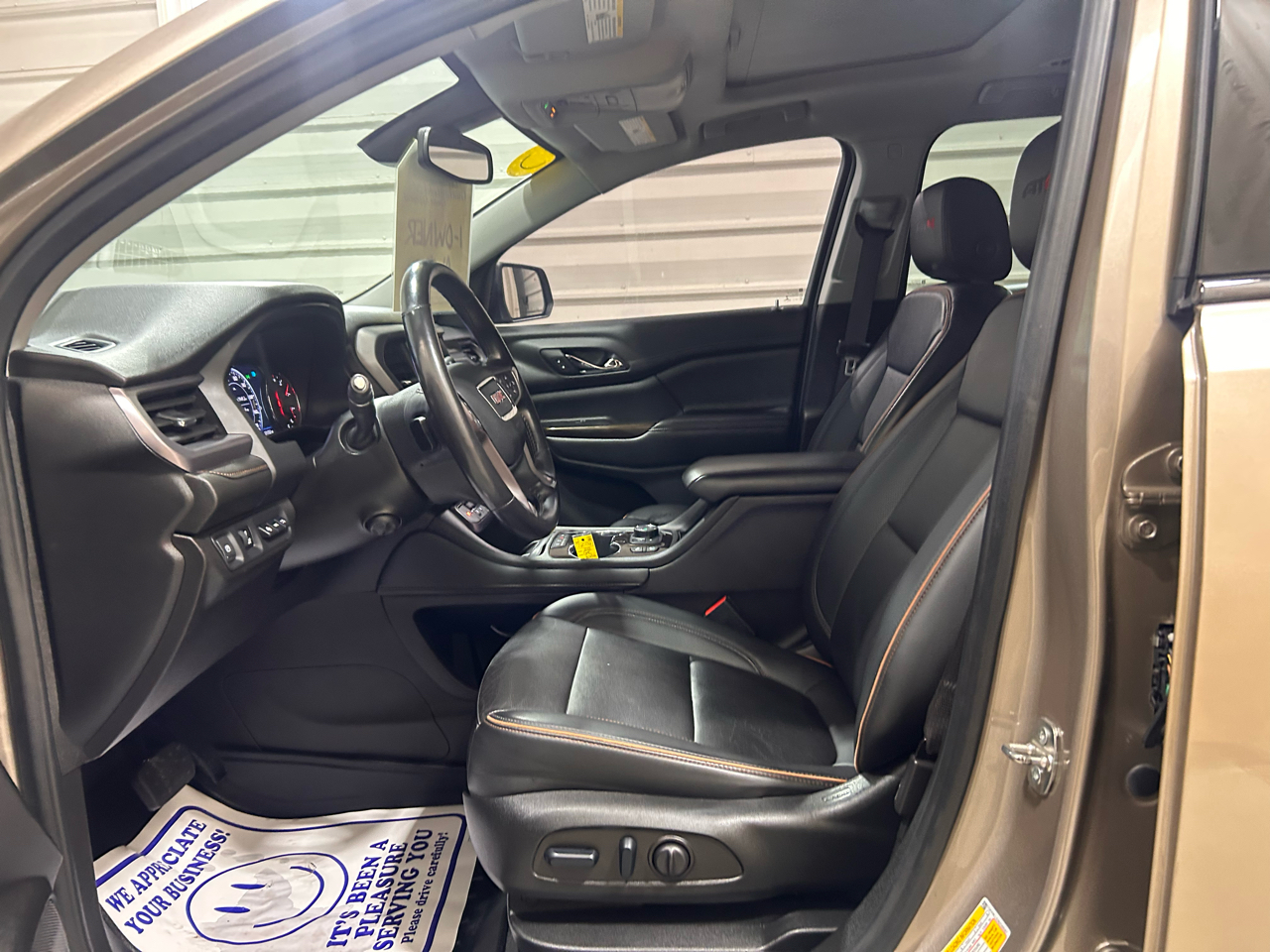 GMC Acadia AWD 4dr AT4 2022