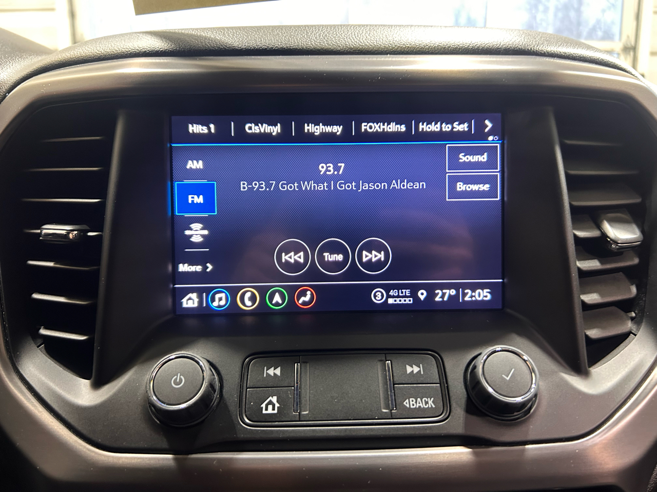 GMC Acadia AWD 4dr AT4 2022