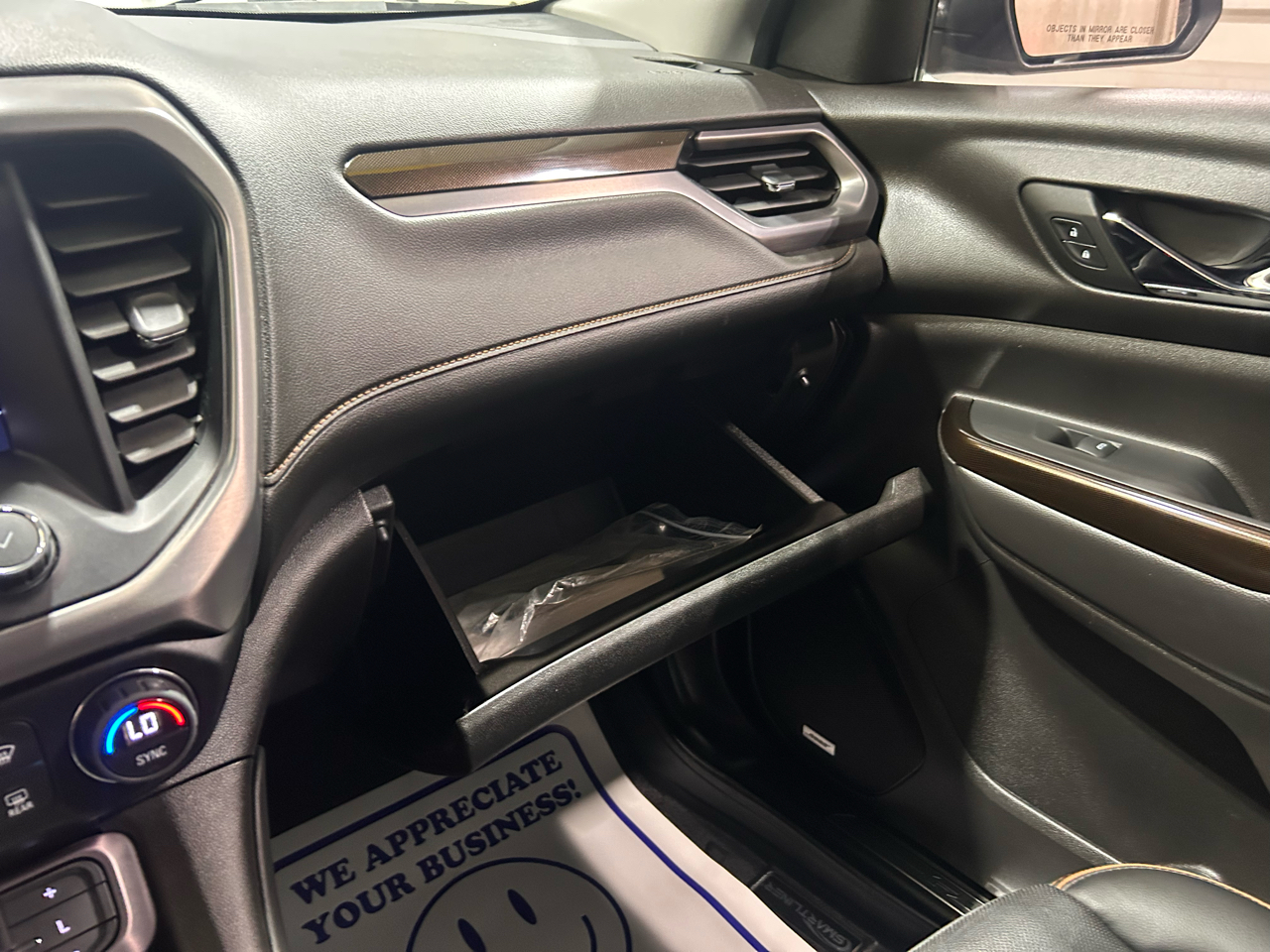 GMC Acadia AWD 4dr AT4 2022