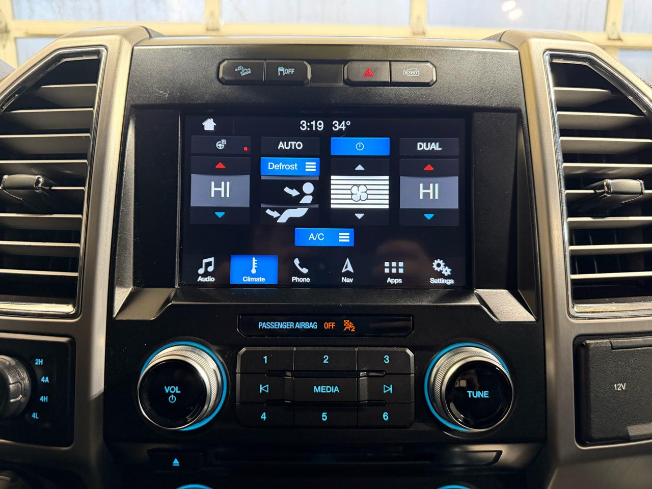 Ford F-150 4WD SuperCrew 157" Platinum 2016